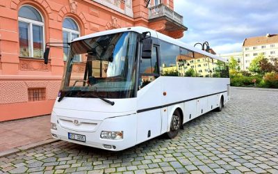 Krnov koupil za půl milionu autobus pro ukrajinské město Nadvirna