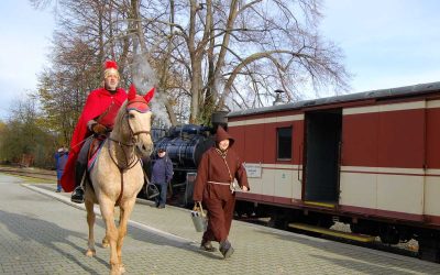 Svatý Martin na bílém koni vypravil Svatomartinský vlak z Třemešné do Bohušova