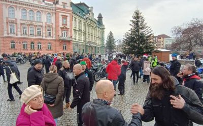 Krnov: I přes nepřízeň počasí se Vánoční vyjížďky zúčastnilo 57 motorkářů