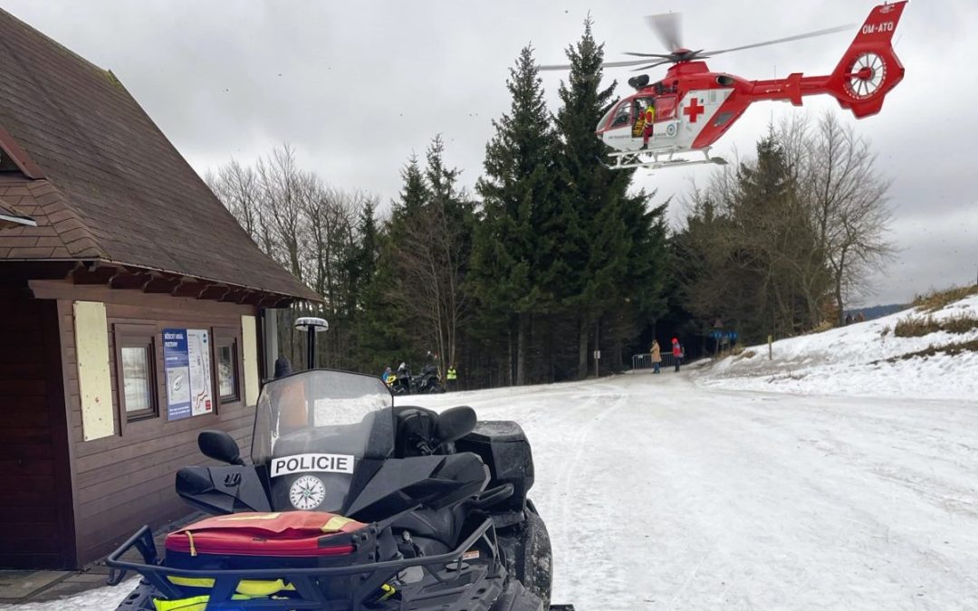 Moravskoslezský kraj: Lyžařské hlídky policistů stále preventivně dohlíží na sjezdovky