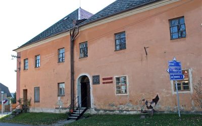 Retro muzeum v Úvalně se nachází v objektu bývalé fary