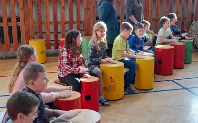 Bruntál: Žáci na ZŠ Jesenická si vyzkoušeli bubnování