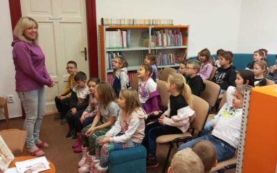 Bruntál: Ježečci a medvídci ze ZŠ Jesenická na návštěvě v knihovně