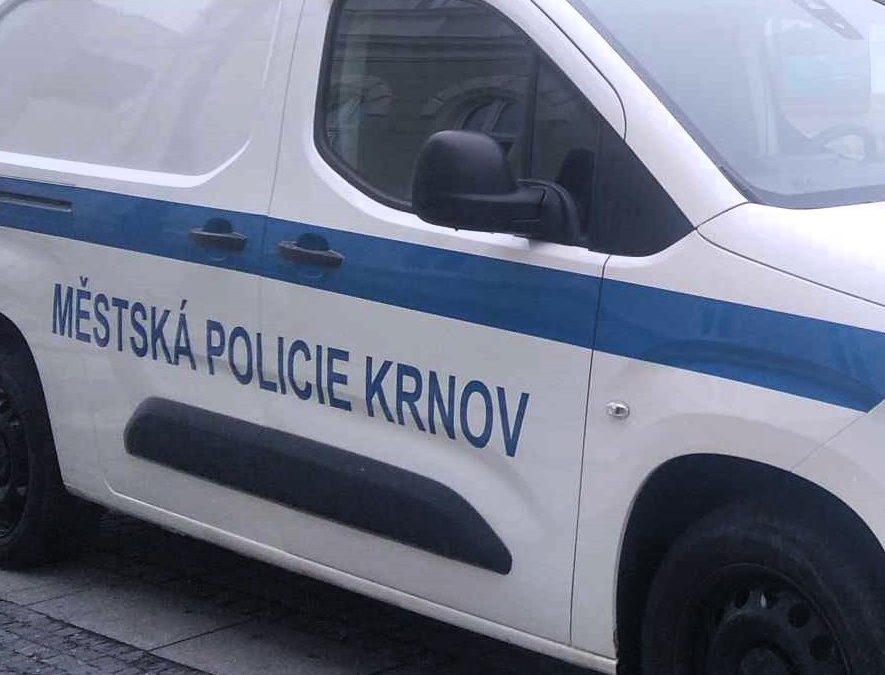 Krnov: Ustlal si na chodbě panelového domu