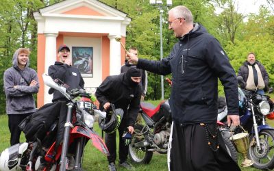 Krnov: Kněz požehnal na Cvilíně motorkářům