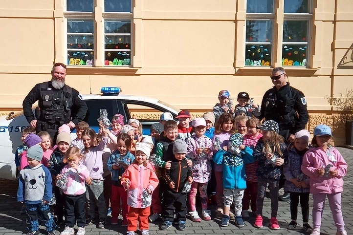 Preventisté Městské policie Krnov navštívili děti ve školce