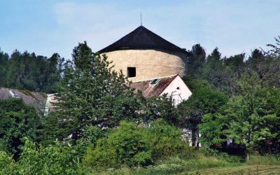Větrný mlýn v Lichnově je jedním z nejstarších mlýnů na našem území
