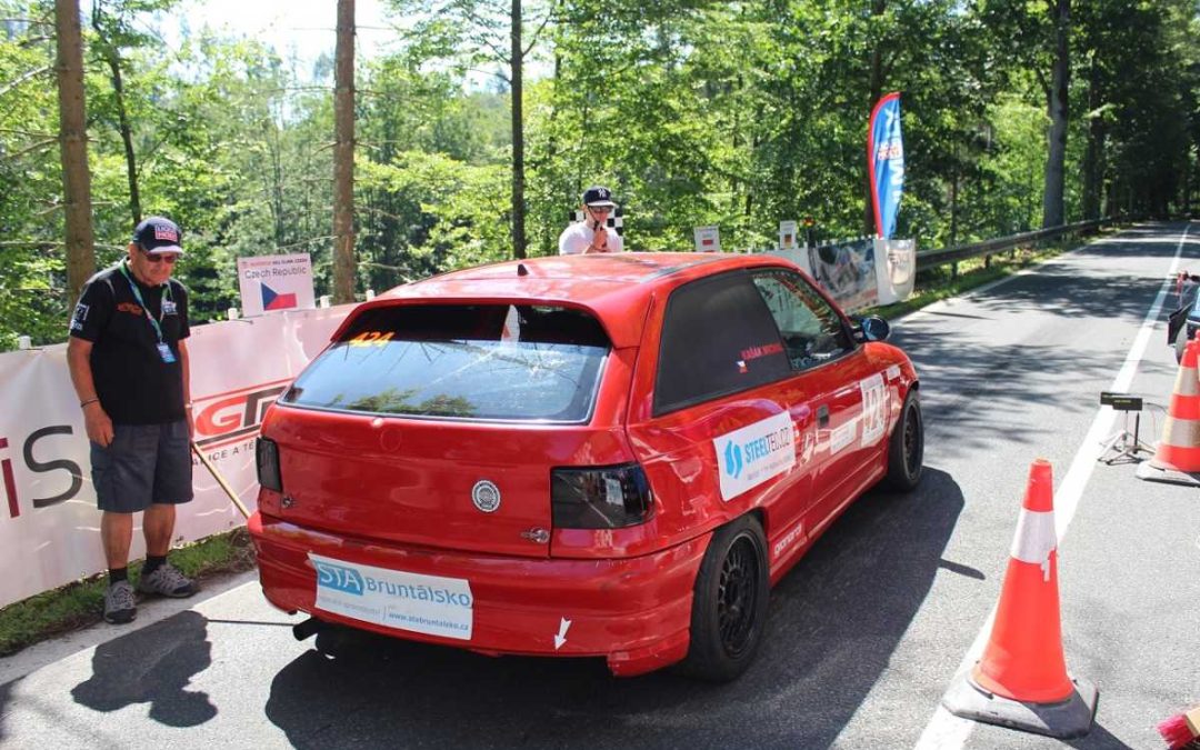 Adrenalin, rychlost a skvělá podívaná: Vrbenský vrch už tento víkend