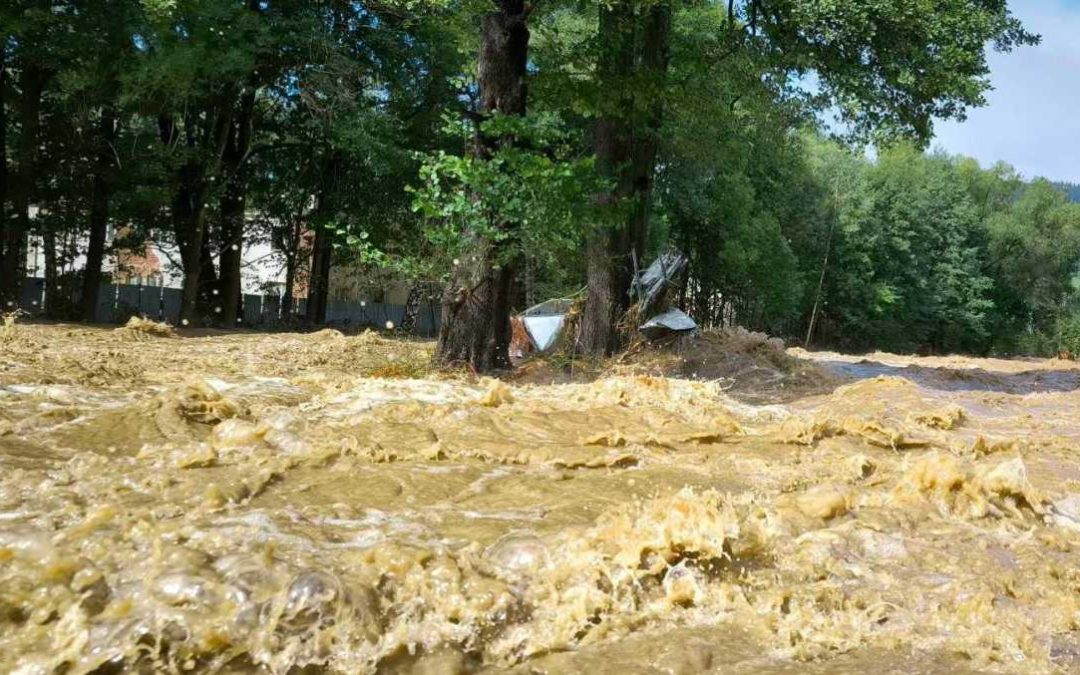 Oběť povodní! Ve vodě u Krasova na Krnovsku nalezli bezvládné tělo