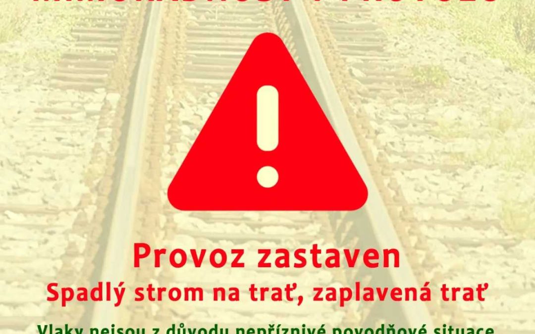 Osoblažská úzkokolejka nejezdí, na trať spadl strom a je zatopená