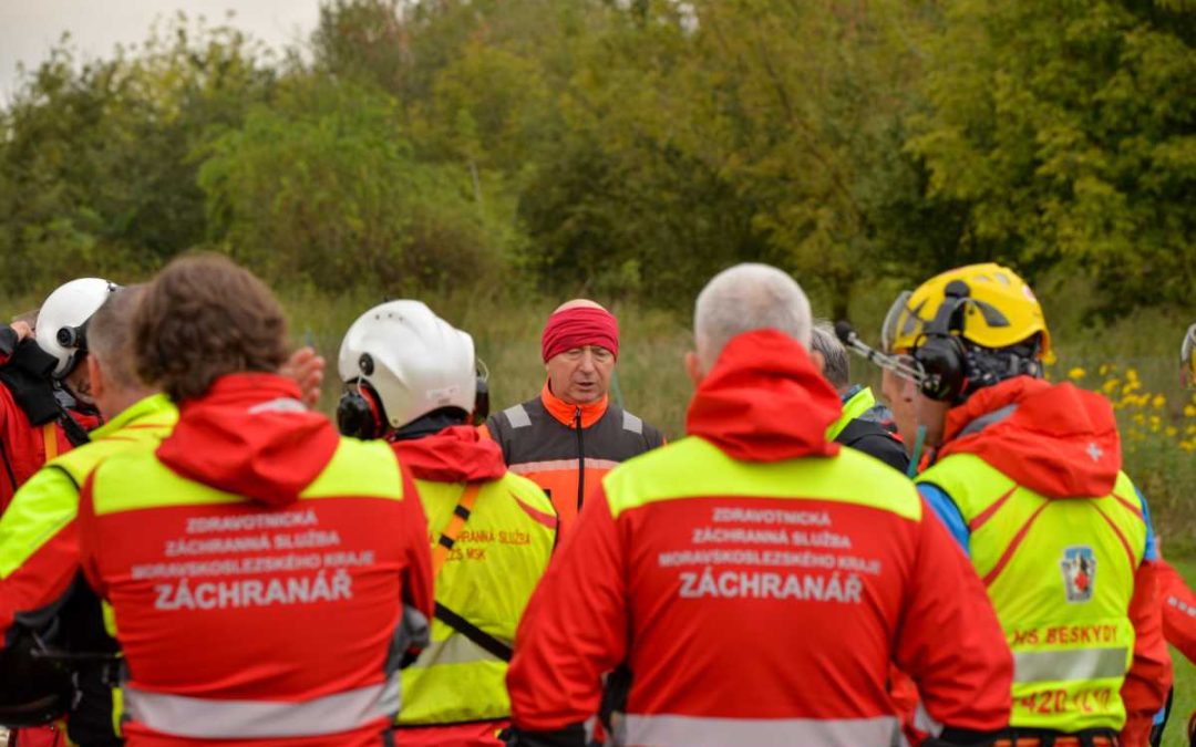 Proběhl výcvik speciálních činností leteckých záchranářů ZZS MSK