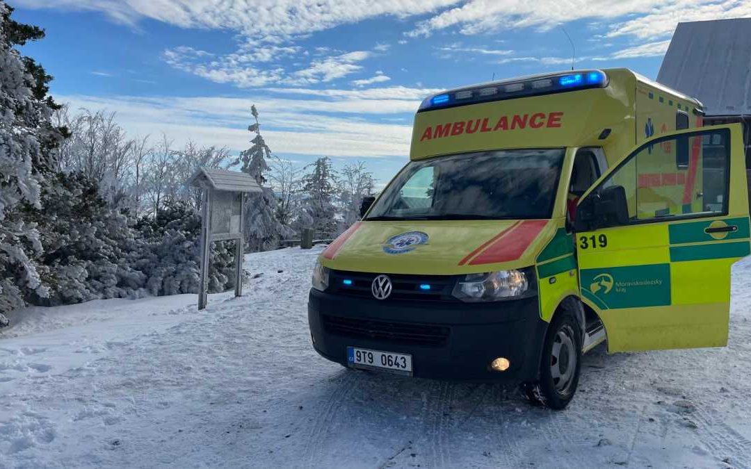 Moravskoslezští záchranáři ošetřovali během víkendu desítku lyžařů