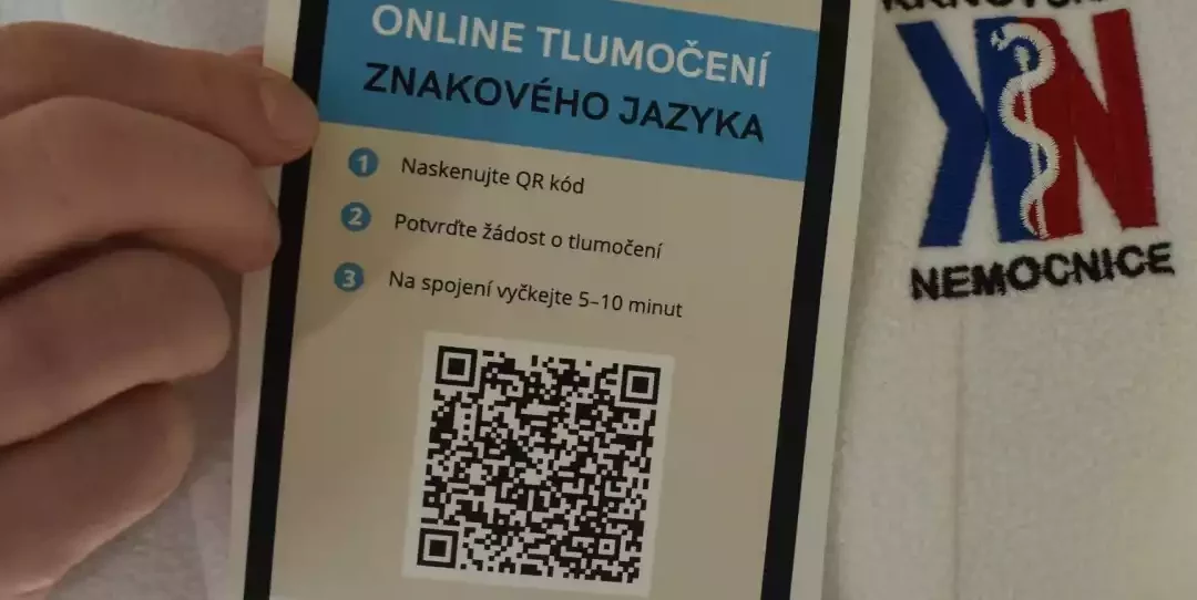 Neslyšícím krnovská nemocnice nabízí tlumočení do znakového jazyka nonstop a online