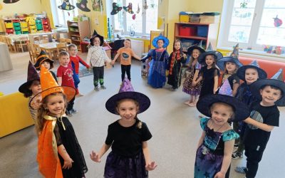 Čarodějnický den v Mateřské škole Bruntál, Komenského 7 přinesl kouzla i smích