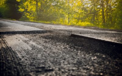 Opravy komunikací: Zástřiky ulic v Rýmařově a okolí pokračují