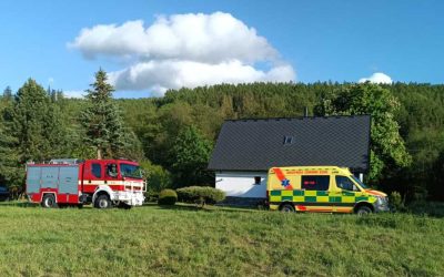 Muž na Bruntálsku se vážně zranil při pádu ze žebříku