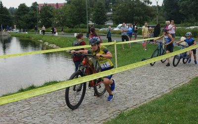 Ve Flemmichově zahradě se závodilo už potřicáté – triatlon spojil generace