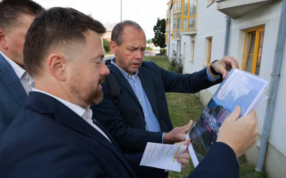 Ministr Kulhánek jednal v Krnově o obnově po povodni: Města čekají na dotace i změnu podmínek