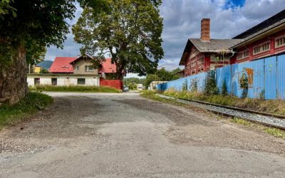Vrbno pod Pradědem: Město opravilo část Sklárenské ulice. Vlastníci pozemků dostanou výzvu