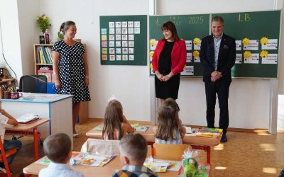 Slavnostní začátek školního roku v Bruntále: prvňáčky přivítali i představitelé města