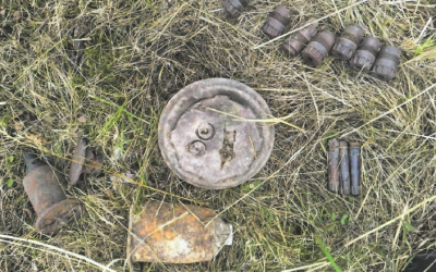 Pod zelení číhá minulost. Pyrotechnici našli munici u stezky na Kabátově kopci