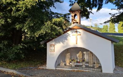 Zdařilé proměny vrbenského hřbitova: Práce na novém kolumbáriu zdárně pokračují