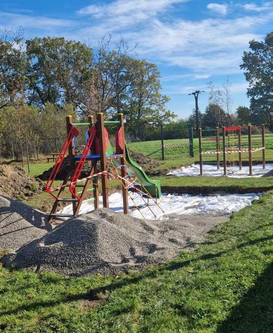 Osoblaha zvelebuje veřejný prostor – nové hřiště, technika i kontejnerová stání