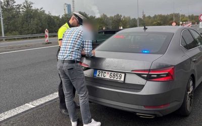 Skoro každý druhý kontrolovaný řidič spáchal nějaký přestupek, nejčastějším bylo telefonování či jiná manipulace s mobilem