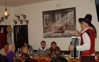 V Dívčím Hradě proběhla oslava Dne seniorů