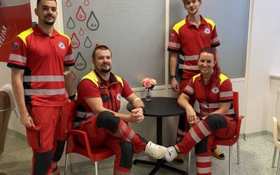 Záchranáři se opět sešli v Krevním centru FN Ostrava při darování krve