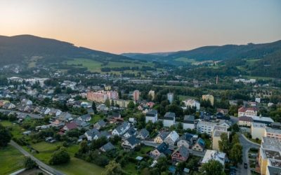 Probíhá Letecká kontrola elektrického vedení ve Vrbně a okolí