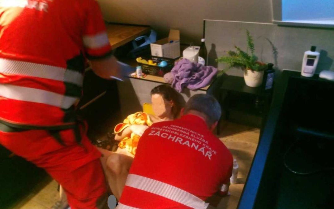 Moravskoslezský kraj: Porod v terénu, když se nový život hlásí bez čekání