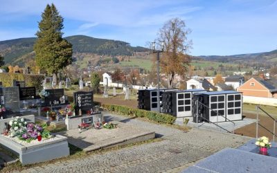 Práce na novém venkovním kolumbáriu pokračují podle harmonogramu