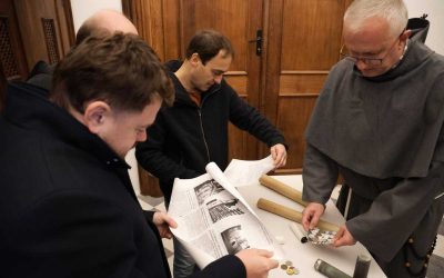 Na Cvilíně objevili měděnou schránku s dokumenty z minulého století