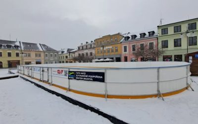 Ledová plocha na Náměstí míru v Bruntále se znovu otevírá