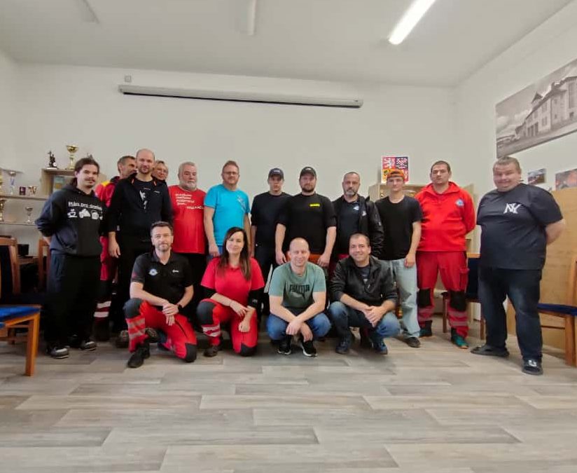 Moravskoslezští záchranáři školili dobrovolné hasiče v poskytování v první pomoci