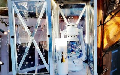 Betlémské světlo ve Vánočním domě čeká na návštěvníky nepřetržitě až do konce roku