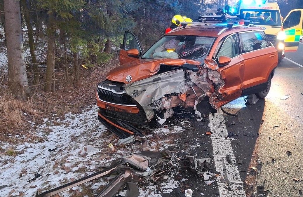 Osm zraněných při čelním střetu na Rýmařovsku: mezi nimi i tři děti