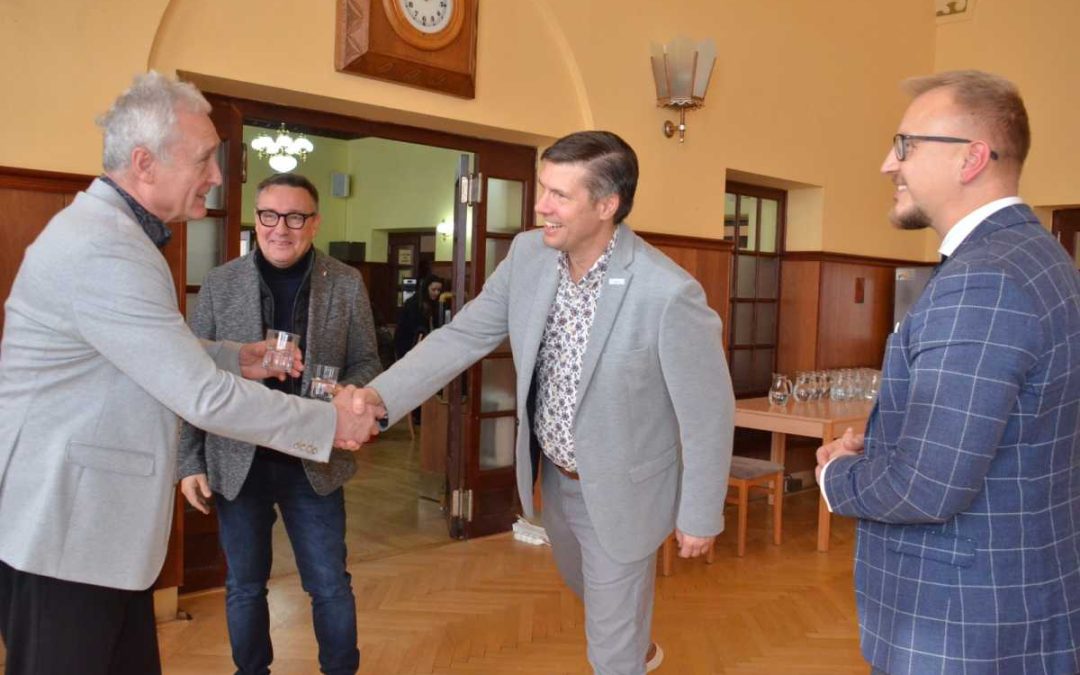 170 lékařů z celé republiky se sjelo do Horských lázní Karlova Studánka