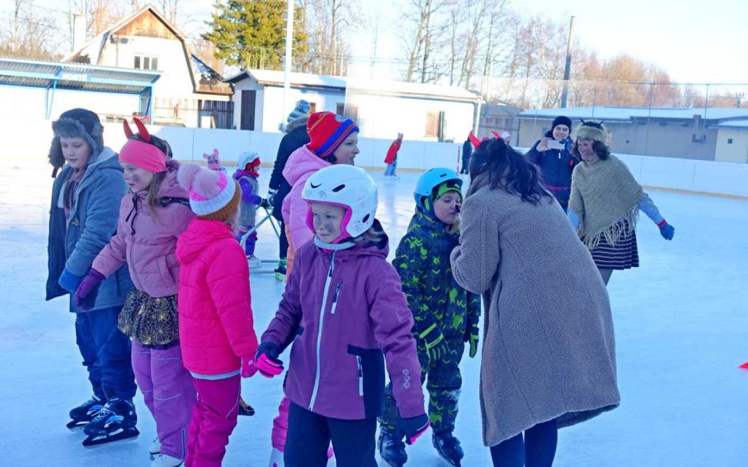 Rýmařov: Čertí párty na ledě rozzářila zimní stadion