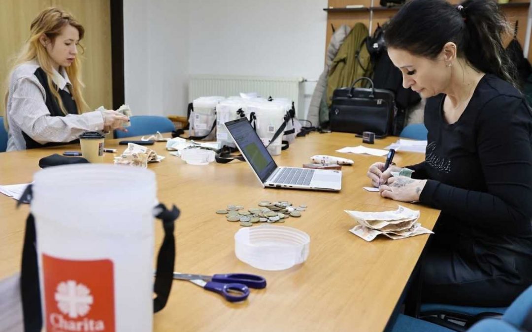 Tříkrálové pokladničky vydaly úžasných 703 704 korun pro Charitu Krnov