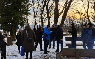 Novoroční výšlap na Dubovec přilákal desítky místních i návštěvníků