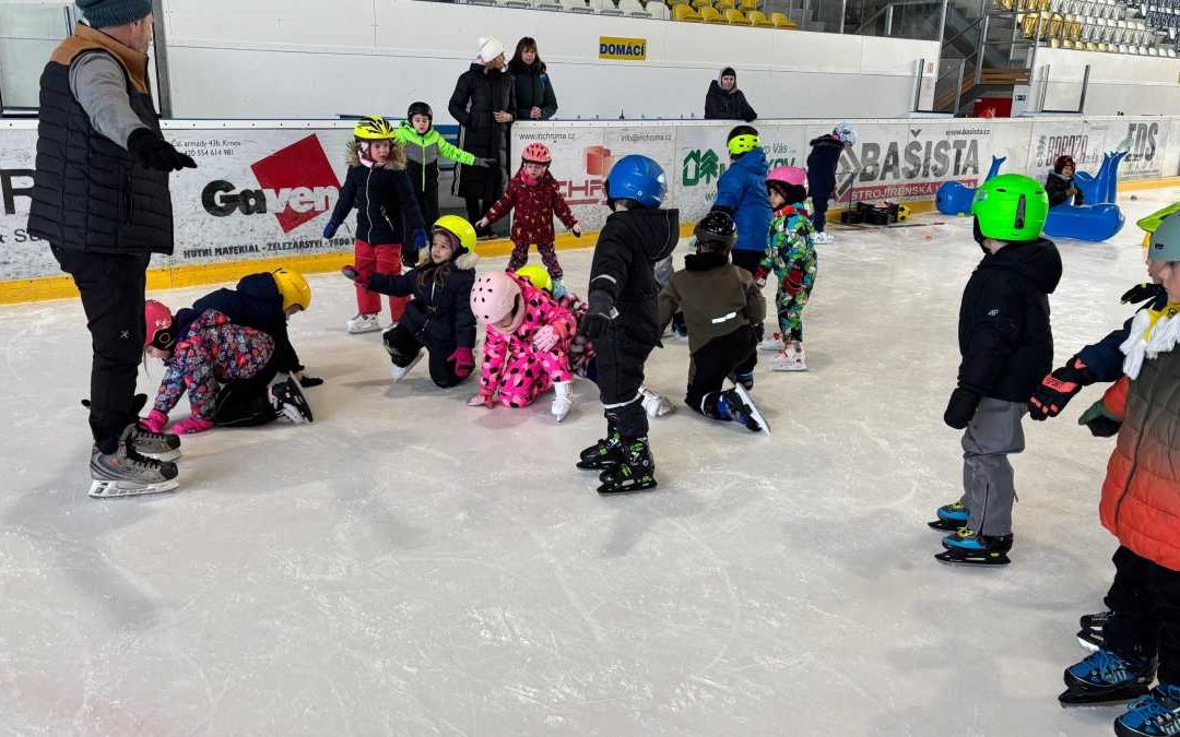 Děti z MŠ Město Albrechtice vstoupily do dalšího kurzu bruslení