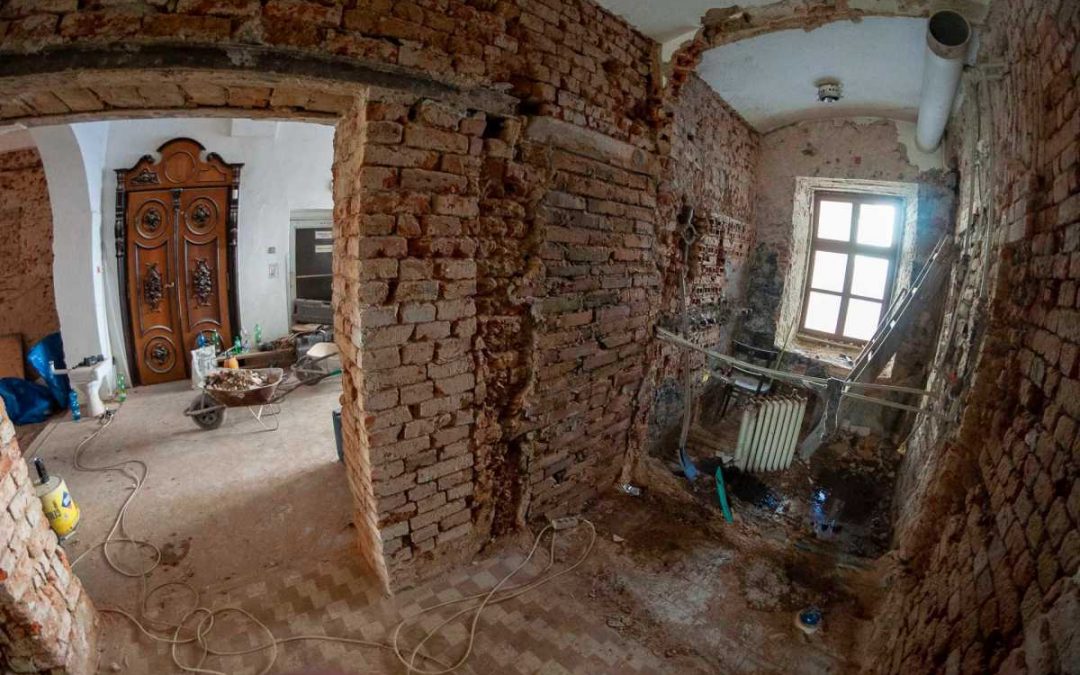 Jindřichov: Pokračuje rekonstrukce jindřichovského zámku. Velké změny na 159 m² přinesou nové infocentrum