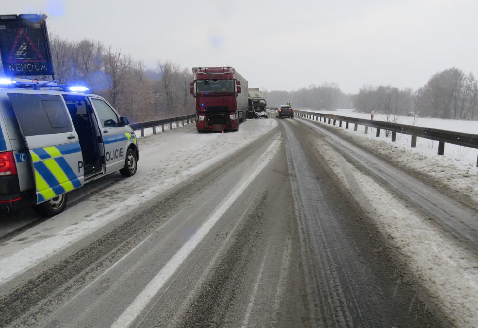 Krnov: dvě nehody během pár hodin. Pět zraněných a jeden letecký transport