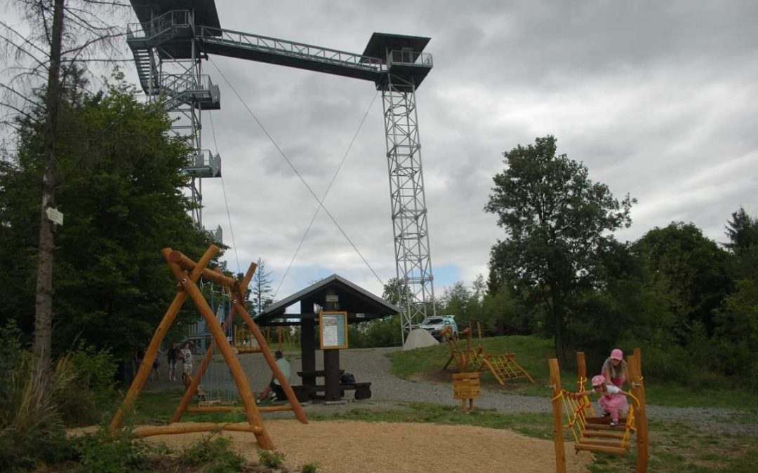 Hraniční vrch: Rozhledna, která spojuje technickou originalitu a krásu krajiny