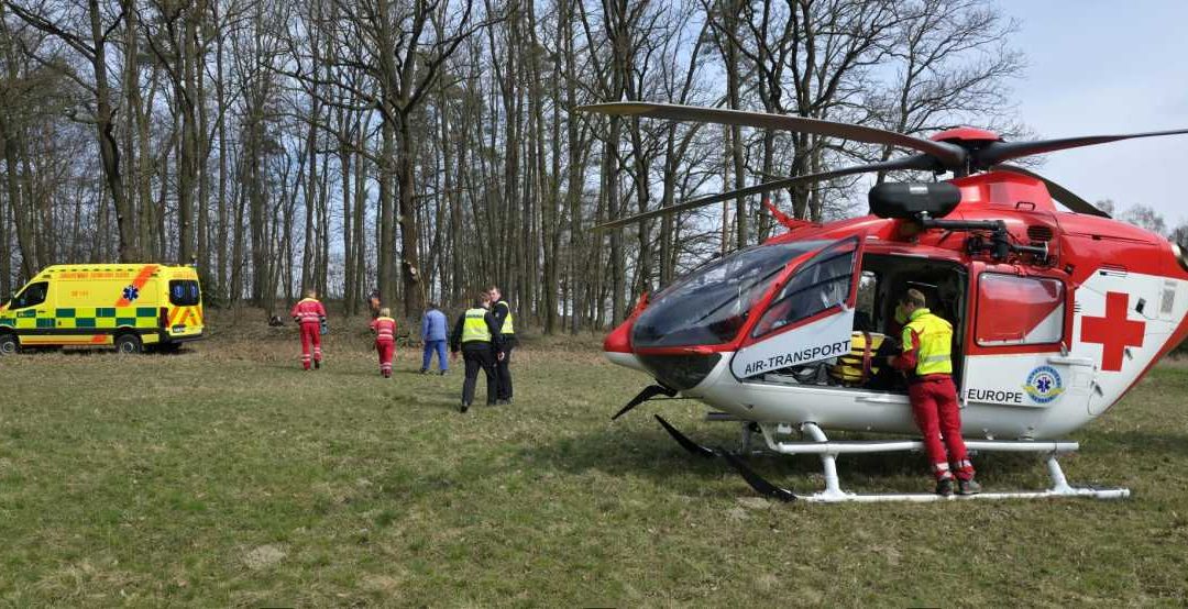 Dva vážné pády z výšky během dvou hodin. Záchranáři zasahovali i na Bruntálsku