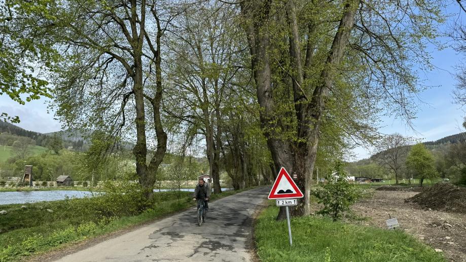 Silnice mezi Mnichovem a Drakovem, kterou poškodila povodeň, se začne opravovat