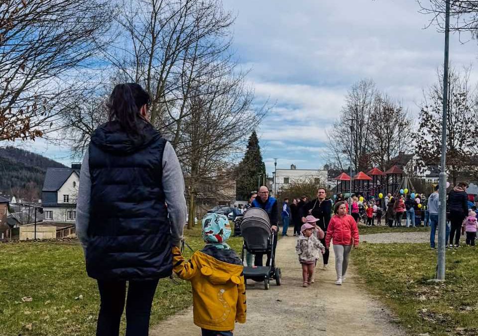 Vrbno pod Pradědem: Hledání velikonočních vajíček přilákalo desítky dětí do lesoparku