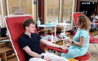 Mobilní odběr krve na gymnáziu: 35 dárců pomohlo dobré věci